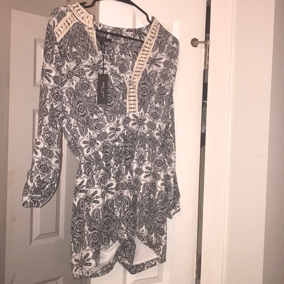black/grey romper size medium - Picture 1 of 1